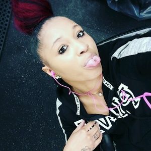 Meet your Posher, Cassandra